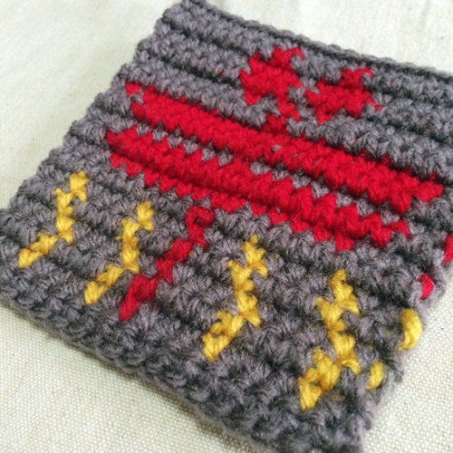 秋のアクリルたわし　トンボのかぎ針編みの編み込み模様の編み図