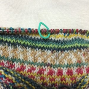 opal 2104 段染め糸　毛糸　ネックウォーマー　作品　帽子　編み方　輪針　棒針編み　手編み　手作り　ハンドメイド