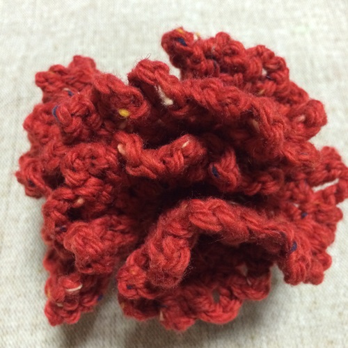 かぎ針編みで手作りするボリュームのあるシュシュの作り方　秋・冬用
