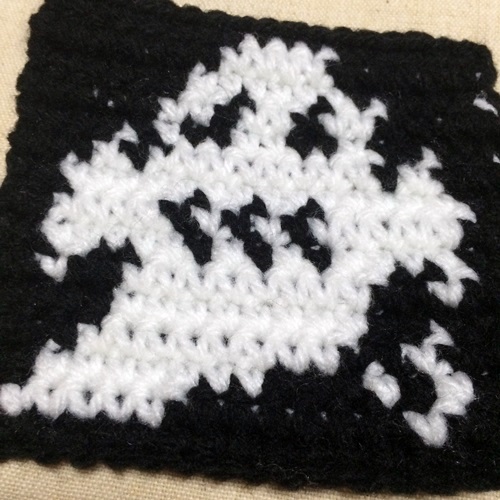 ハロウィンのアクリルたわしの編み図　編み込み模様のおばけモチーフ