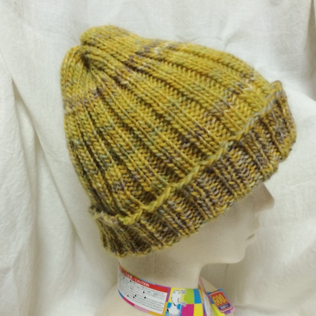輪針で編んだ秋冬用のニット帽が完成！簡単・手作りの棒針編みの帽子